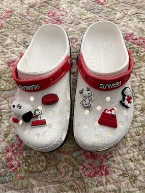 Peanuts Adult White and Red Slip-On Crocs NWT